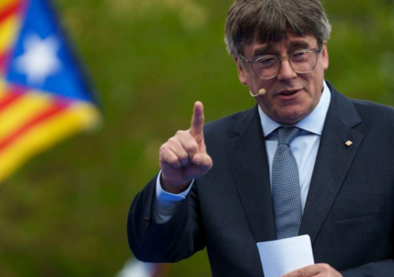 Carles Puigdemont en la presentación de sus listas en Elna (EFE)