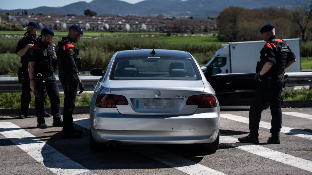 Los Mossos con un coche